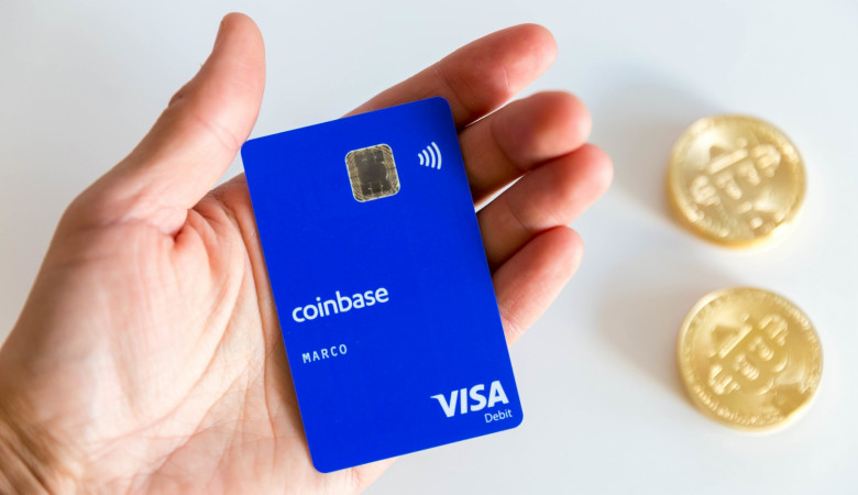 Биржа Coinbase добавила опцию прямой покупки криптовалют через Apple Pay.