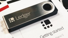 Аппаратный кошелек Ledger добавил поддержку Binance Smart Chain.